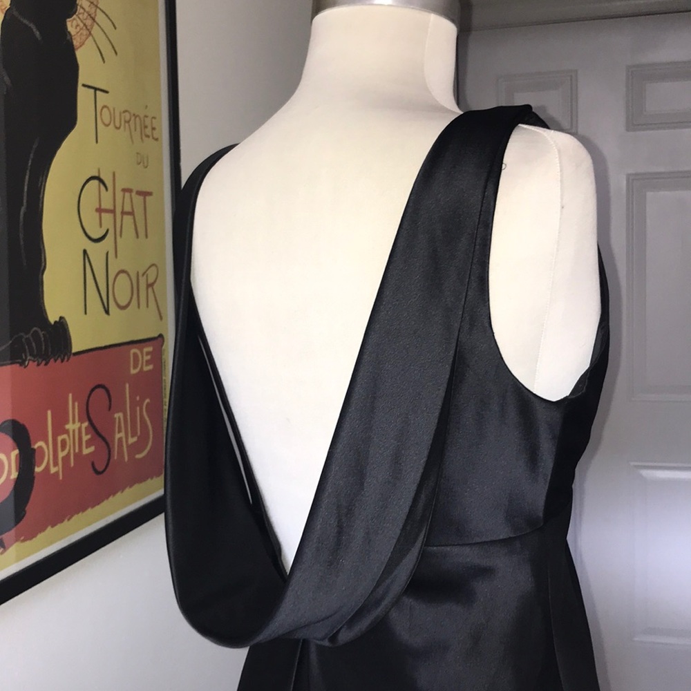 Gorgeous Basic Black Full Length Gown - image 5